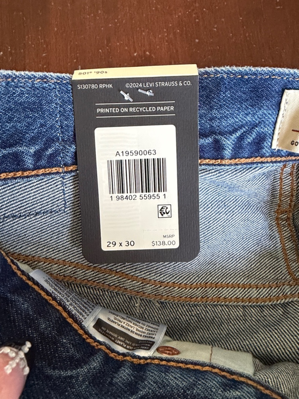 Levis 501 90’s Selvedge Denim Jeans Get on Board Medium Wash Size 29x30 NWT - Picture 13 of 14
